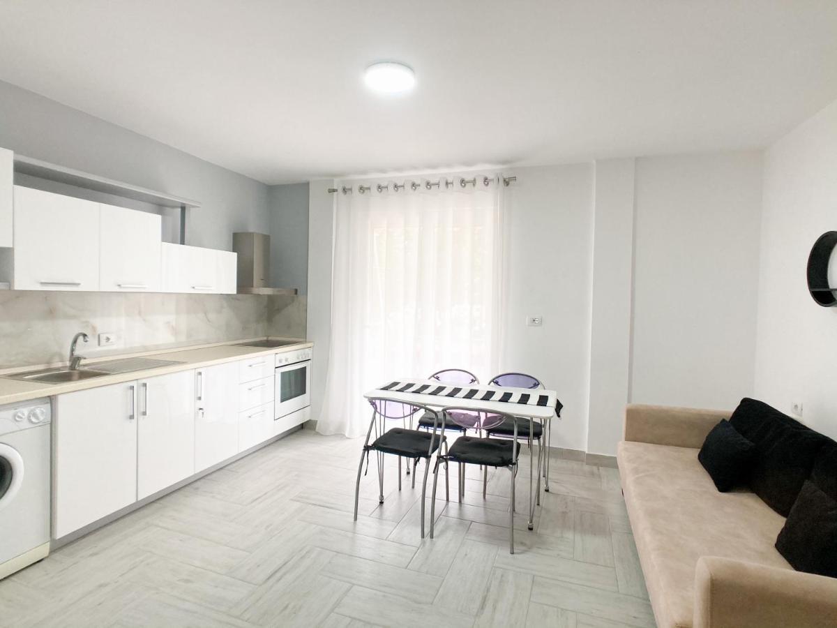Promo Price September - Home By The Sea 1 Min From The Beach Golem  Exterior foto