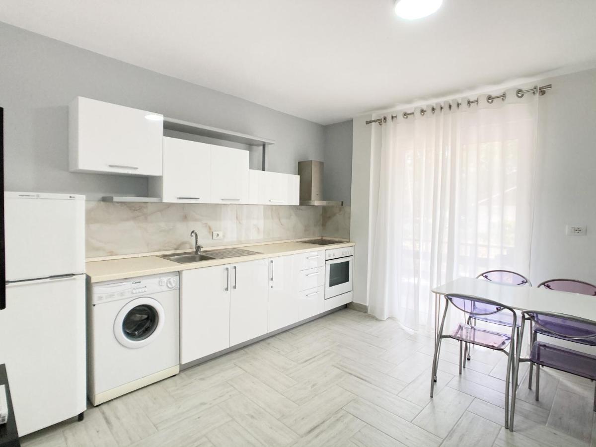 Promo Price September - Home By The Sea 1 Min From The Beach Golem  Exterior foto